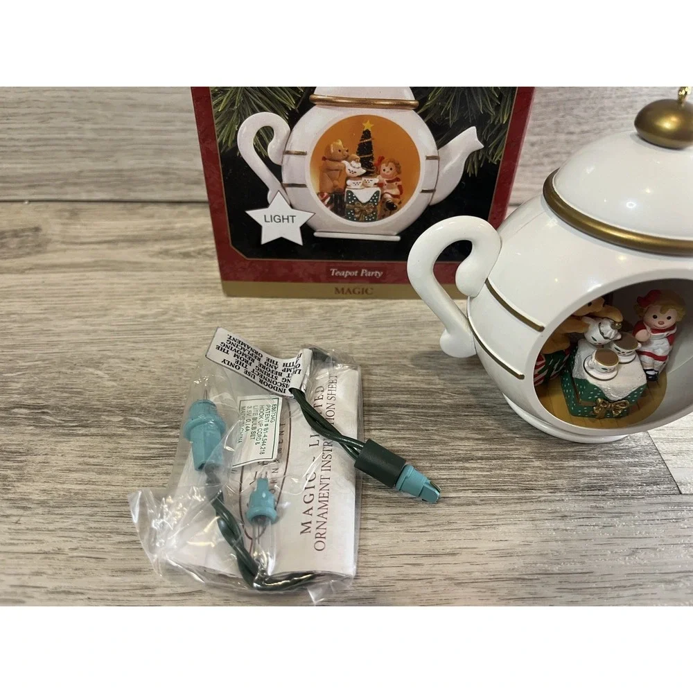 Hallmark Keepsake Ornament Magic Teapot Party LIGHT 1997 Near Mint Working W Box